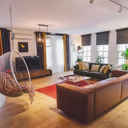 Luleci Hendek Caddesi Apartment